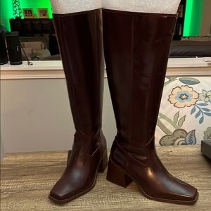 Vince Camuto Brown Heeled Boots with Classic Style
